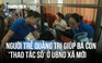 Người trẻ Quảng Trị giúp bà con ‘thao tác số’ ở UBND xã mới