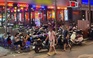 Hàng quán 'xẻ thịt' vỉa hè Hà Nội suốt ngày đêm